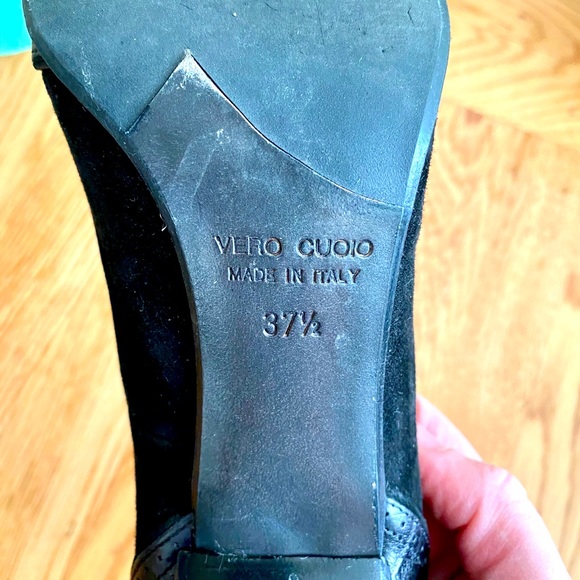 Fancy Pumps - Picture 4 of 4